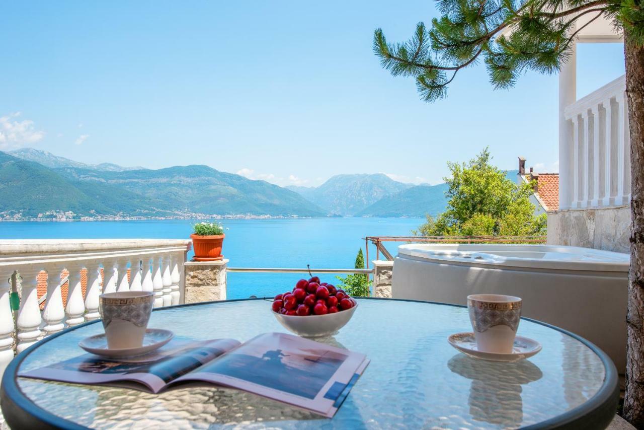 Boka Apartments Tivat Eksteriør billede